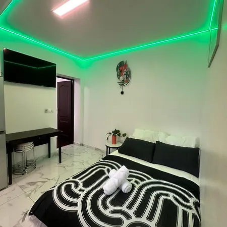 Superbe Renove Au Coeur De La Capitale * Paris
